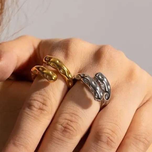 Stainless Steel Hammered Contour Ring - Picture 5 of 12